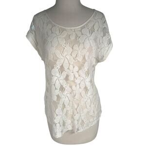 Danirl Rainn Women's Shirt Size Medium White Floral Lace Round Neck Short Sleeve